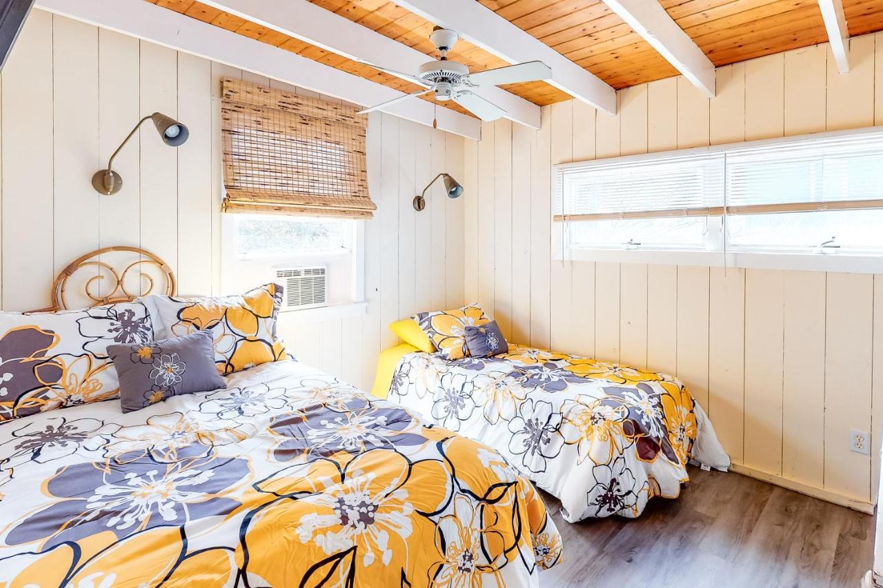 Surfside Retreat On Champlain Street Apartment Ocean Bay Park Exterior photo